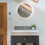 New Listing - The Cote! בית נופש *