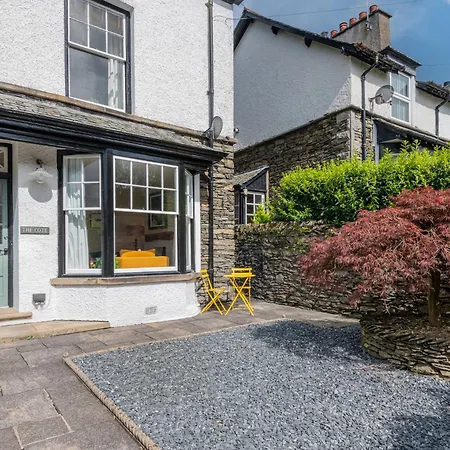 New Listing - The Cote! 度假居 *