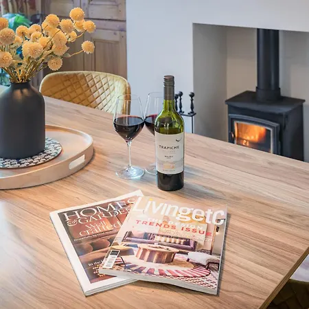 New Listing - The Cote! Nyaraló Bowness-on-Windermere