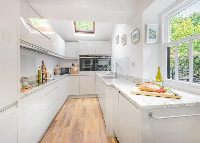 New Listing - The Cote! 度假居 *