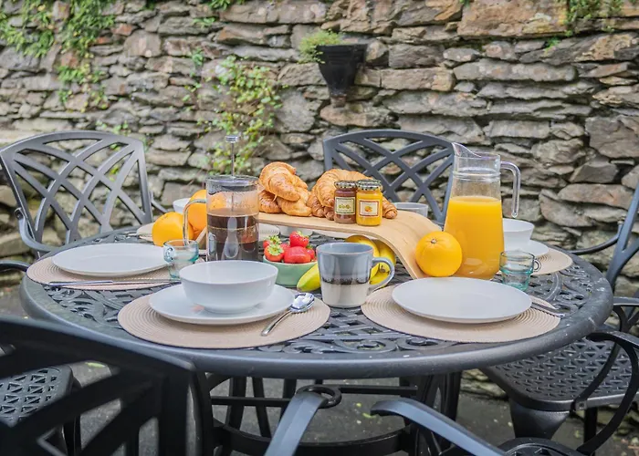 New Listing - The Cote! 度假居