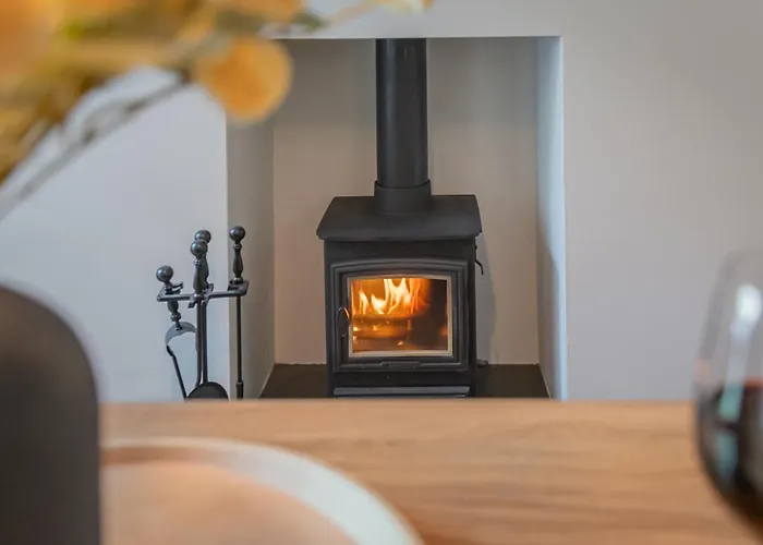 New Listing - The Cote! 鲍内斯温德米尔