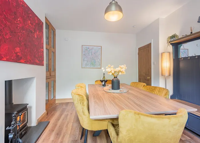 New Listing - The Cote! 度假居 *