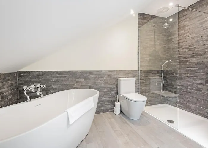 度假居 New Listing - The Cote! *