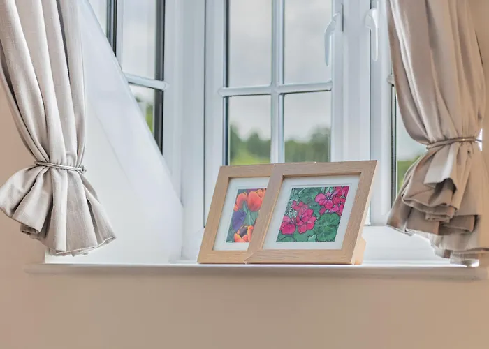 New Listing - The Cote! 鲍内斯温德米尔