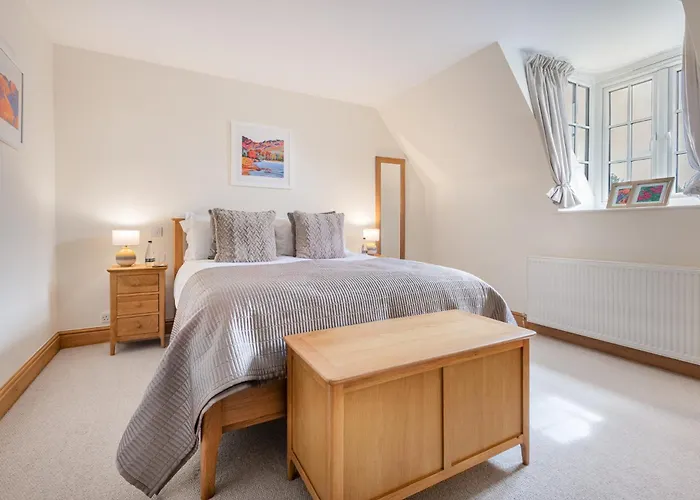 New Listing - The Cote! * 鲍内斯温德米尔