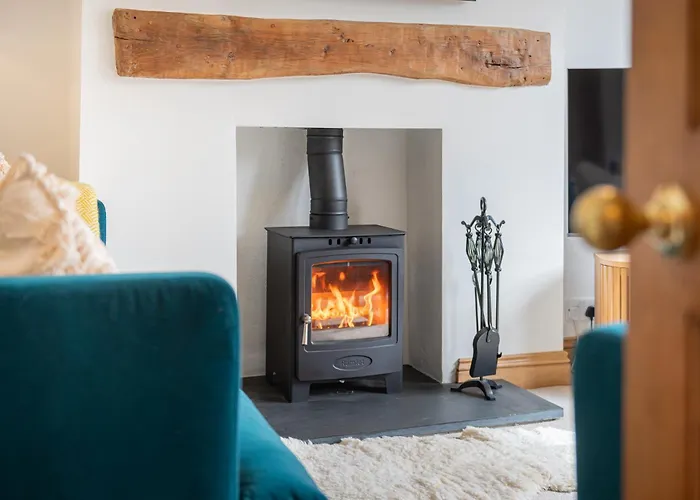 New Listing - The Cote! 度假居 *